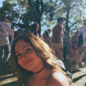 Meet your Posher, Danielle